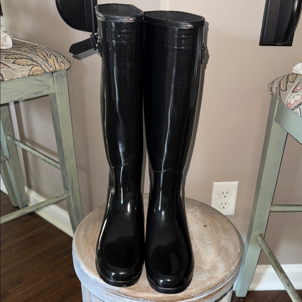 Hunter Women's Glossy Black Rain Boots